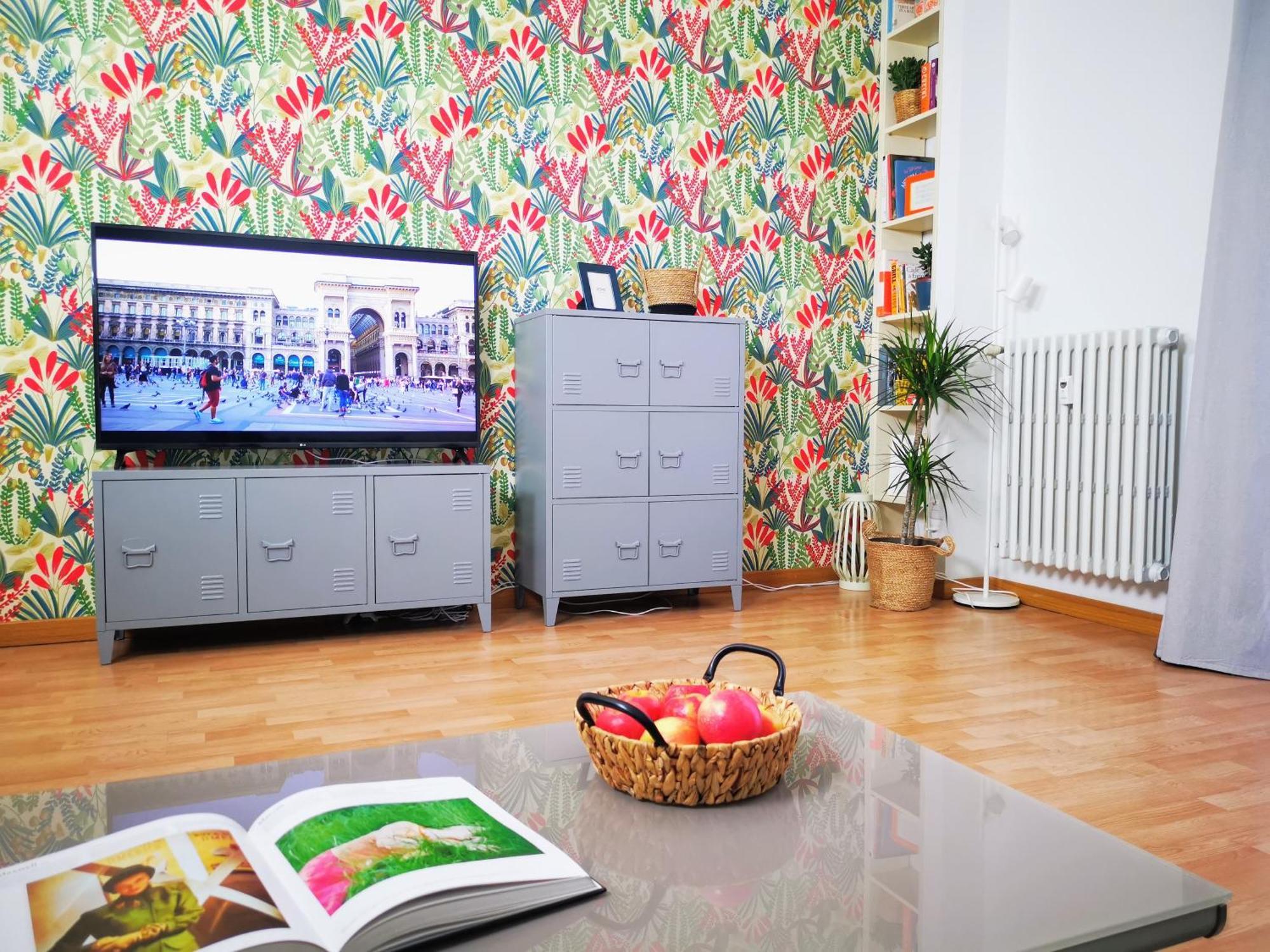 Spacious 50 Meters From The Metro Apartment Mailand